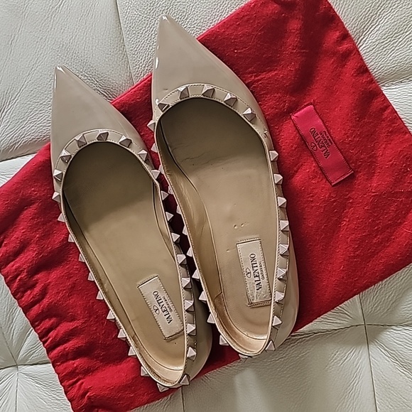 Valentino Rock Stud Flats - Picture 1 of 11